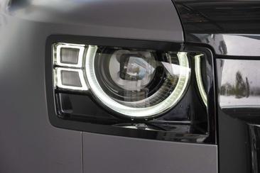Land Rover Defender 110 SE Black P400e — photo 5