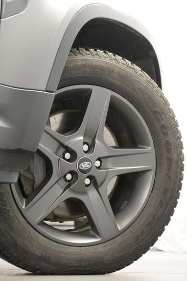 Land Rover Defender 110 SE Black P400e — photo 9