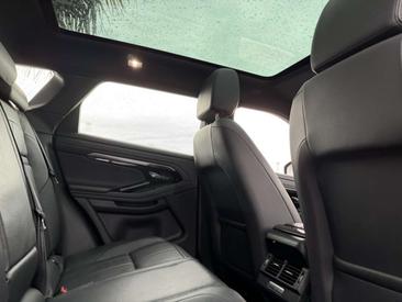 Land Rover Range Rover Evoque P300e R-Dynamic S — photo 3