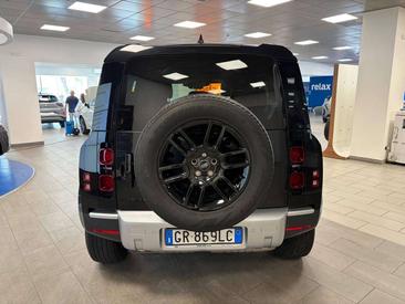 Land Rover Defender 110 SE 3.0 Ibrido/diesel 200cv — photo 6
