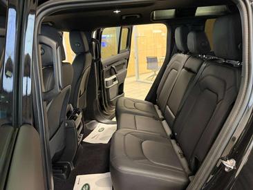 Land Rover Defender 110 SE 3.0 Ibrido/diesel 200cv — photo 13