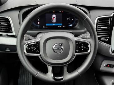 Volvo XC90 R-DESIGN — photo 11