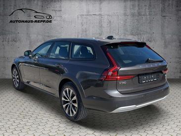 Volvo V90 B4 Plus — photo 4
