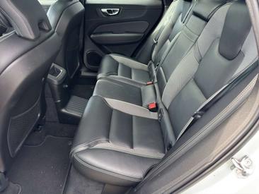 Volvo XC60 T8 R-Design — photo 18