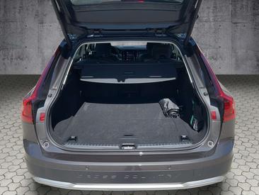 Volvo V90 B4 Plus — photo 13