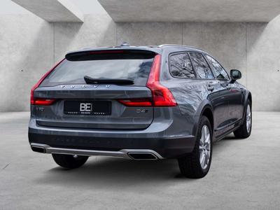 Volvo V90 D4