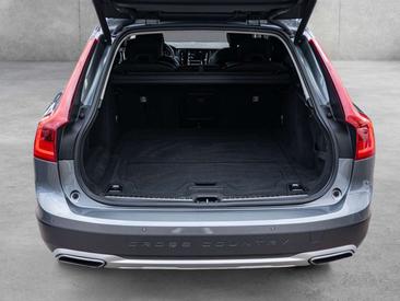 Volvo V90 D4 — photo 7