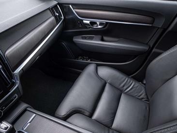 Volvo V90 D4 — photo 13