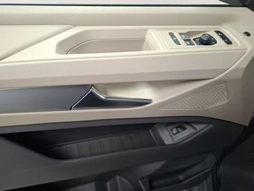 Volkswagen Multivan Hybrid — photo 13
