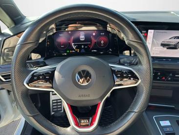 Volkswagen Golf GTI — photo 12