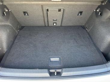 Volkswagen Golf GTI — photo 17