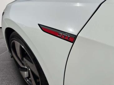 Volkswagen Golf GTI — photo 18
