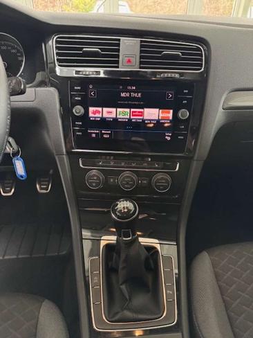 Volkswagen Golf — photo 12