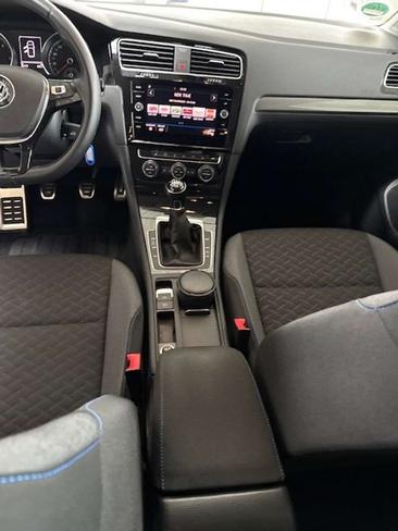 Volkswagen Golf — photo 15