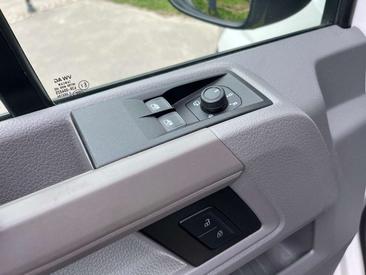 Volkswagen Crafter — photo 26