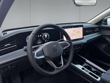 Volkswagen Passat Elegance — photo 8