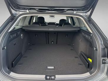 Volkswagen Passat Elegance — photo 11