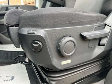 Volkswagen Crafter — photo 33
