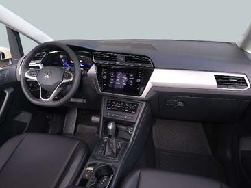 Volkswagen Touran — photo 11