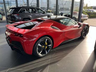 Ferrari SF90 Stradale — photo 14