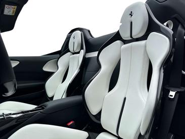 Ferrari SF90 Spider — photo 13