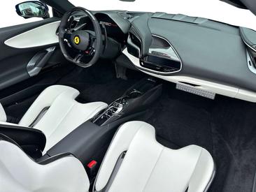Ferrari SF90 Spider — photo 14
