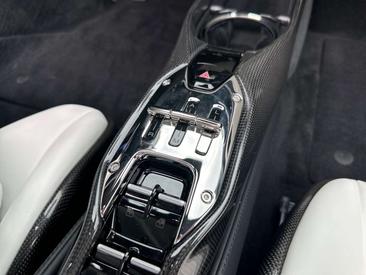 Ferrari SF90 Spider — photo 17