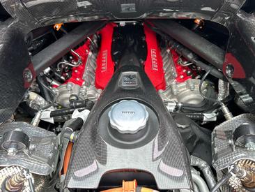 Ferrari SF90 Spider — photo 18