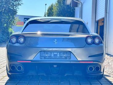 Ferrari GTC4Lusso — photo 4