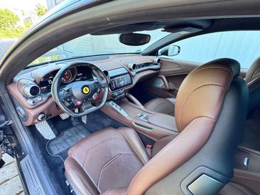 Ferrari GTC4Lusso — photo 6