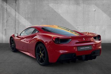 Ferrari 488 — photo 2