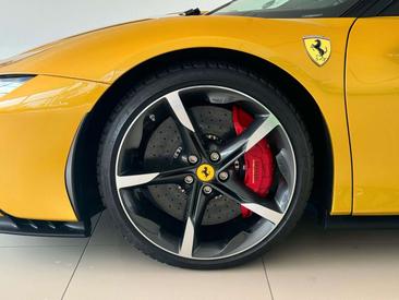 Ferrari SF90 Spider — photo 9