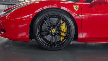 Ferrari 488 — photo 8