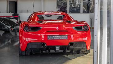 Ferrari 488 — photo 10