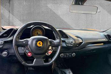 Ferrari 488 — photo 9