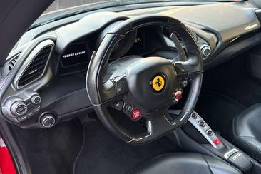 Ferrari 488 — photo 11