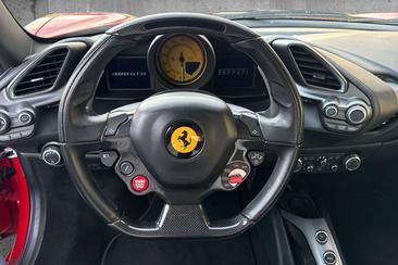 Ferrari 488 — photo 13