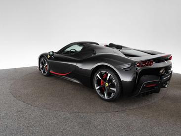 Ferrari SF90 Spider — photo 15
