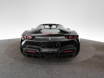 Ferrari SF90 Spider — photo 16