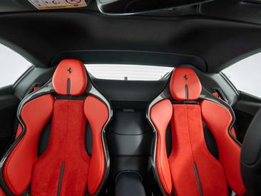 Ferrari SF90 Spider — photo 26
