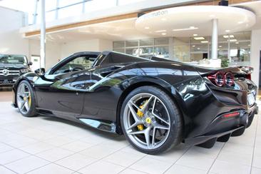 Ferrari F8 Spider — photo 7