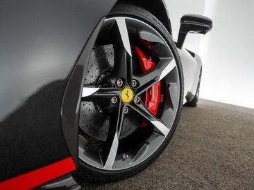Ferrari SF90 Spider — photo 34