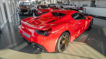 Ferrari 488 — photo 36