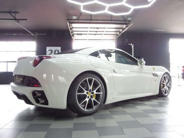 Ferrari California — photo 4