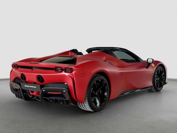Ferrari SF90 Spider — photo 4