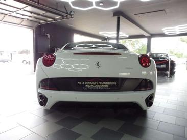 Ferrari California — photo 5