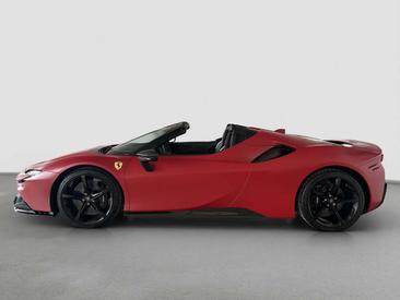 Ferrari SF90 Spider — photo 7