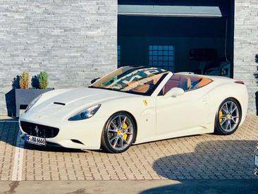 Ferrari California — photo 8