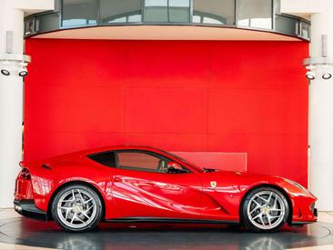 Ferrari 812 Superfast — photo 6