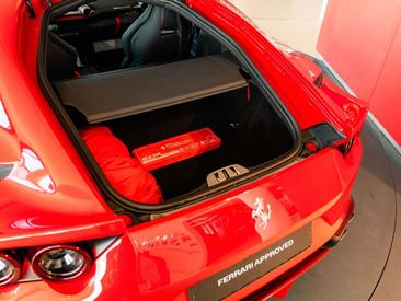Ferrari 812 Superfast — photo 9